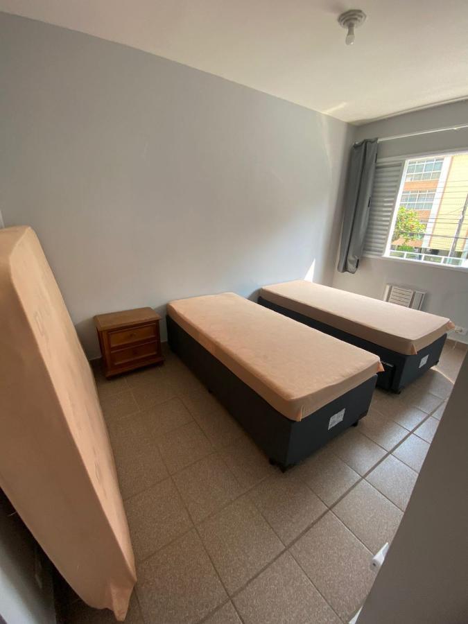 Apartamento com Estacionamento, Wi-Fi, Ar condicionado a 300 metros da Praia da Enseada no Guarujá. Exterior foto